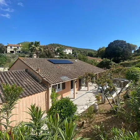 Location Saisonniere - Maison 5 Pieces Avec Piscine - 6 Personnes Holiday home