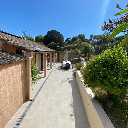 Location Saisonniere - Maison 5 Pieces Avec Piscine - 6 Personnes Holiday home *